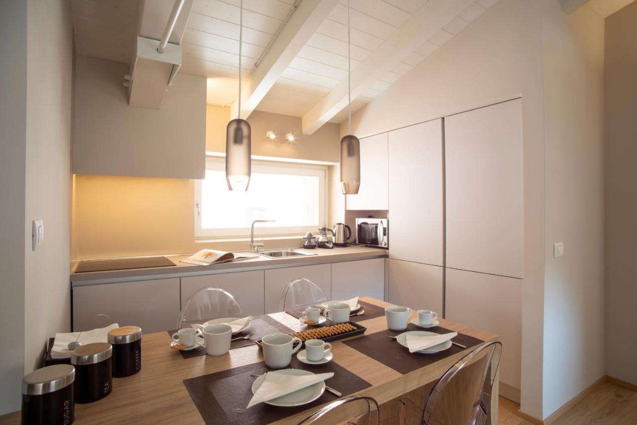 Time To Be - Luxury Apartments Centro Storico Peschiera del Garda Bagian luar foto