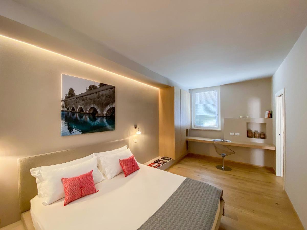 Time To Be - Luxury Apartments Centro Storico Peschiera del Garda Bagian luar foto