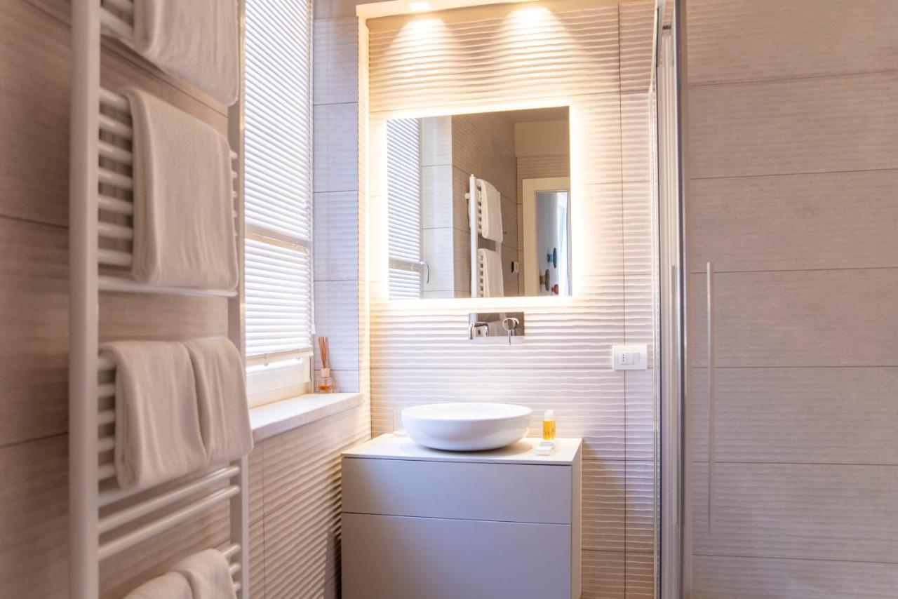 Time To Be - Luxury Apartments Centro Storico Peschiera del Garda Bagian luar foto