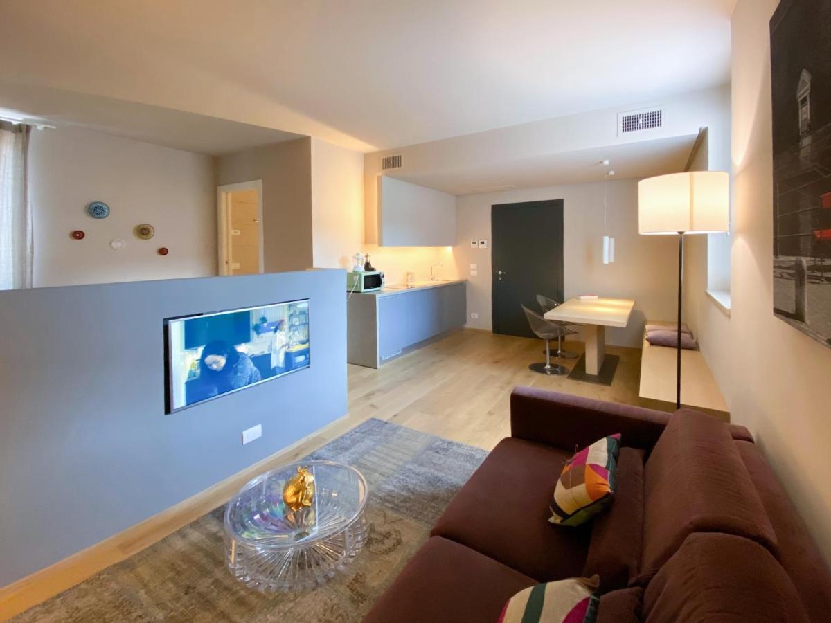 Time To Be - Luxury Apartments Centro Storico Peschiera del Garda Bagian luar foto