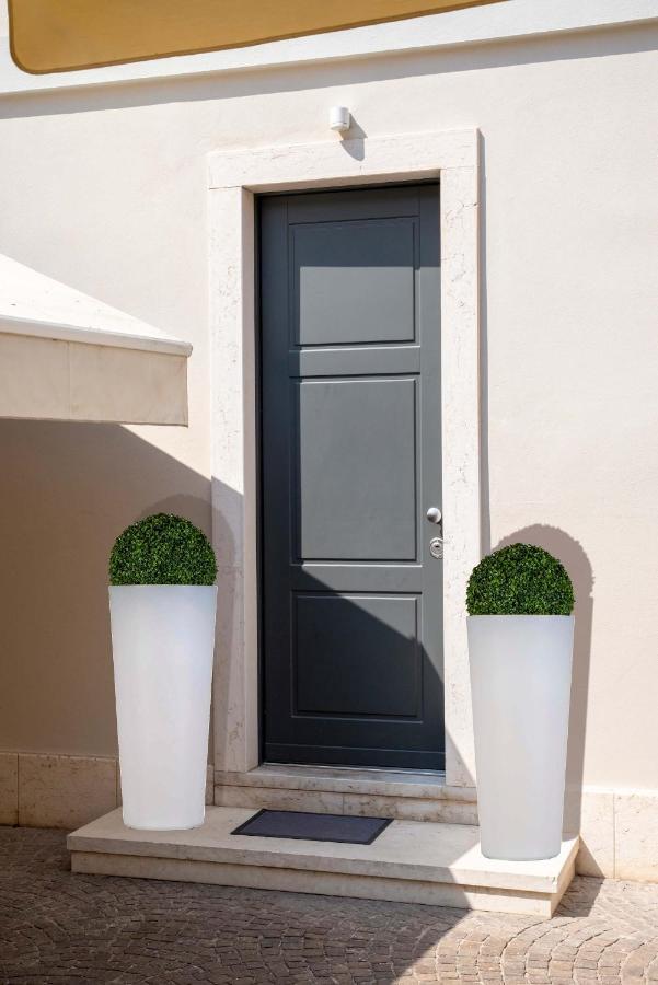 Time To Be - Luxury Apartments Centro Storico Peschiera del Garda Bagian luar foto