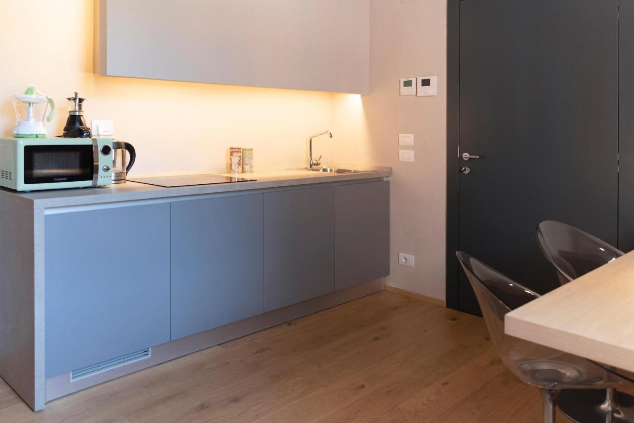 Time To Be - Luxury Apartments Centro Storico Peschiera del Garda Bagian luar foto